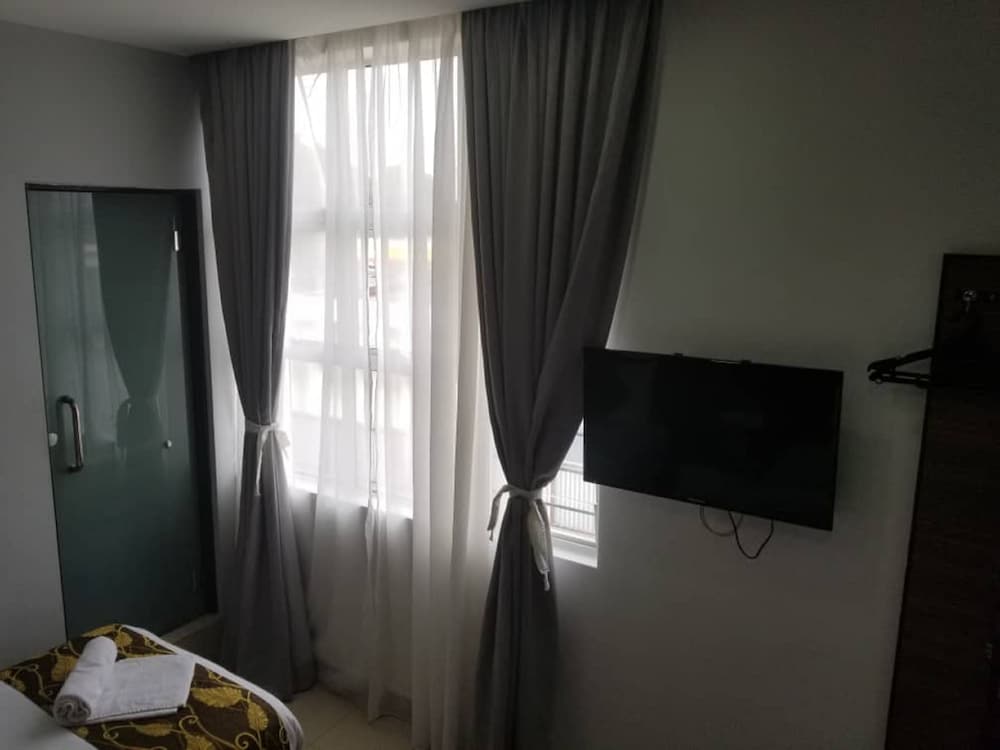 D'metro Hotel 43/61