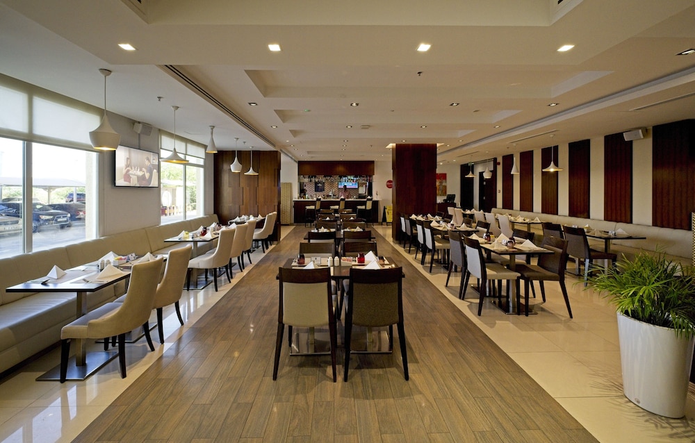 Action Hotel Ras Al Khaimah 40/50