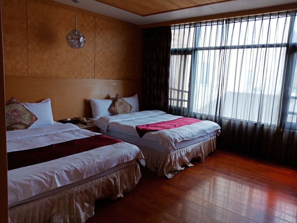 Shuian Lakeside Hotel 12/75