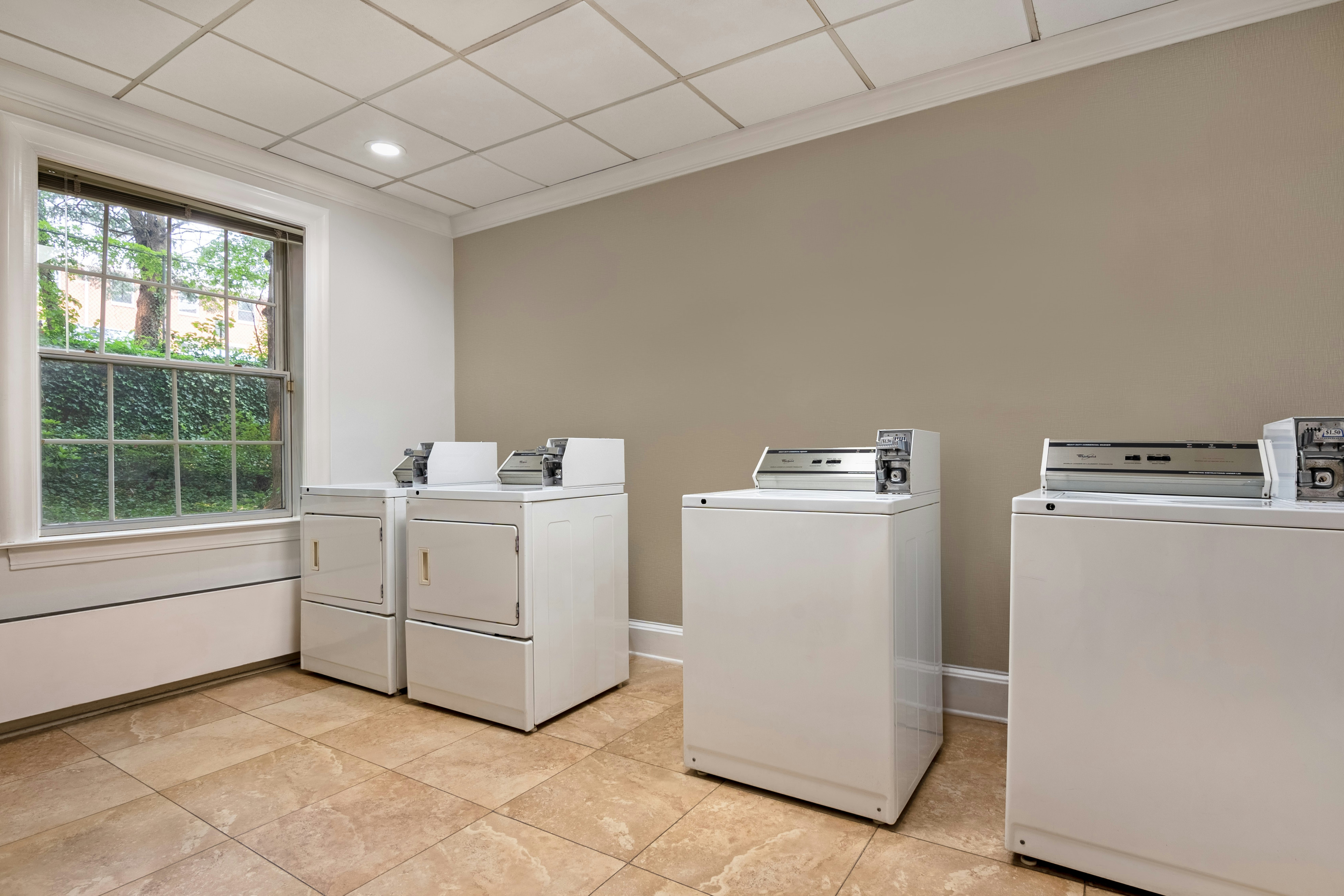 Hampton Inn and Suites Stamford 10/46