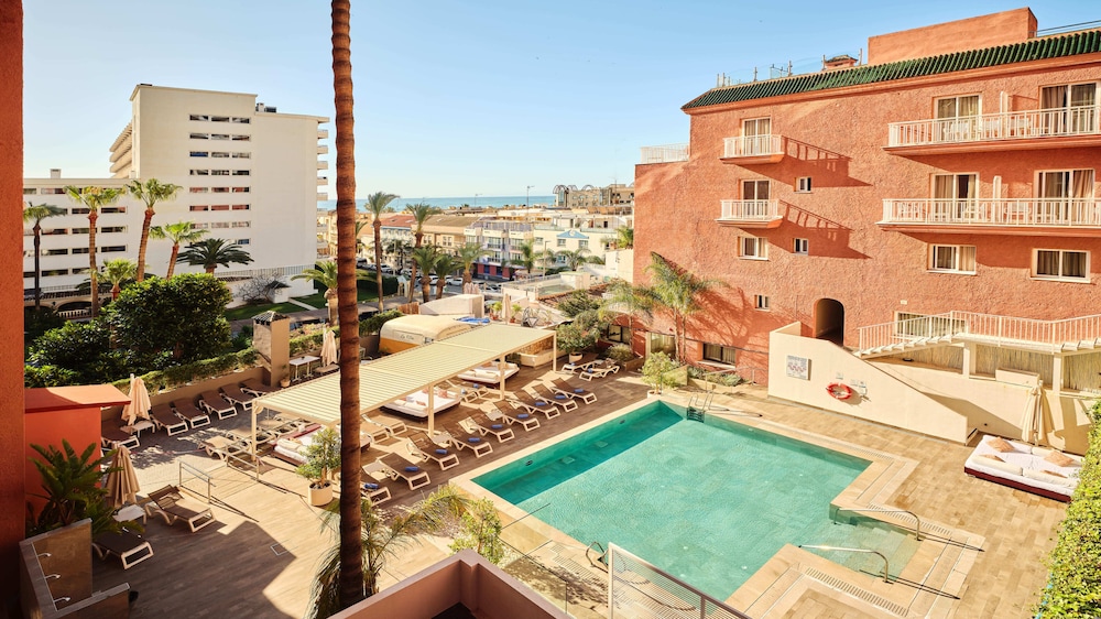 Fenix Torremolinos Hotel – Adults Only 69/72