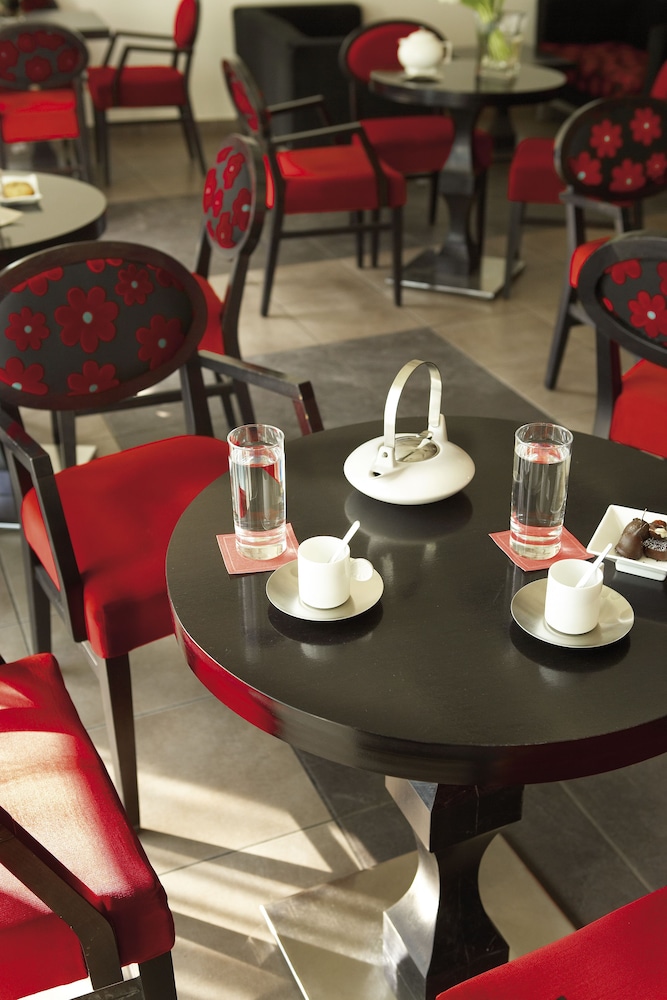 Anessis Hotel 25/30