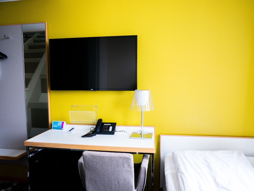 Quality Hotel 33 24/55
