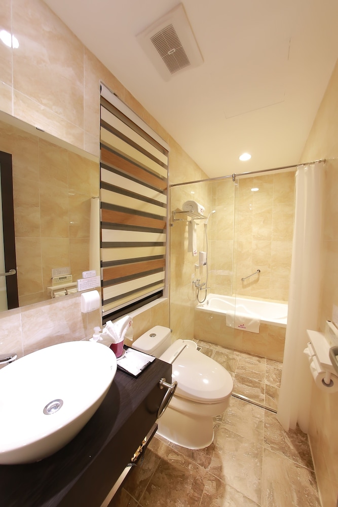 Momizi Business Hotels 70/75