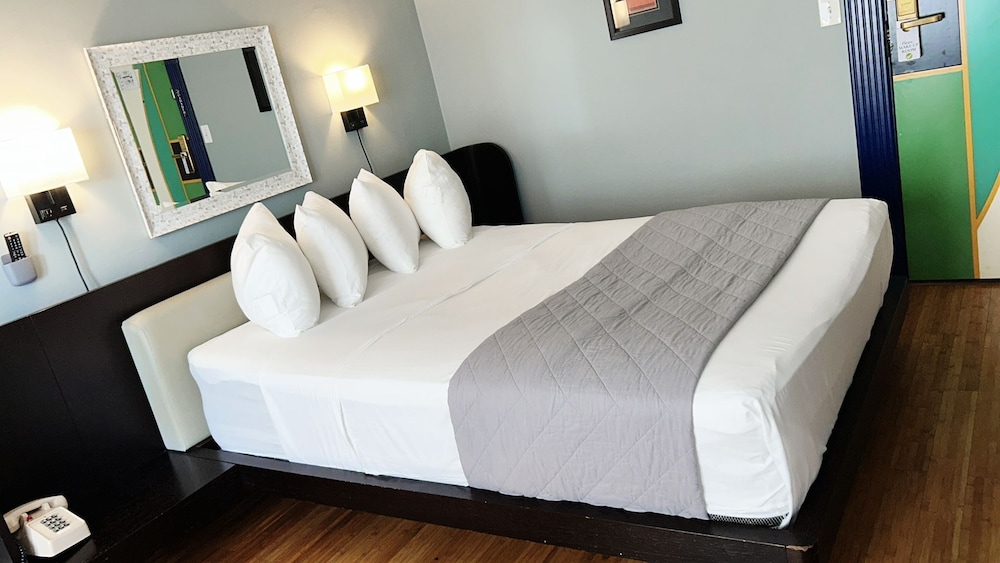 Ponce De Leon Hotel 15/50