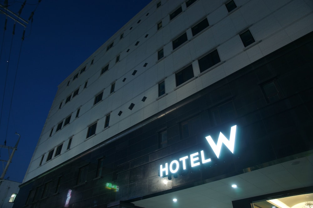 Hotel W Shinjeju 3/31