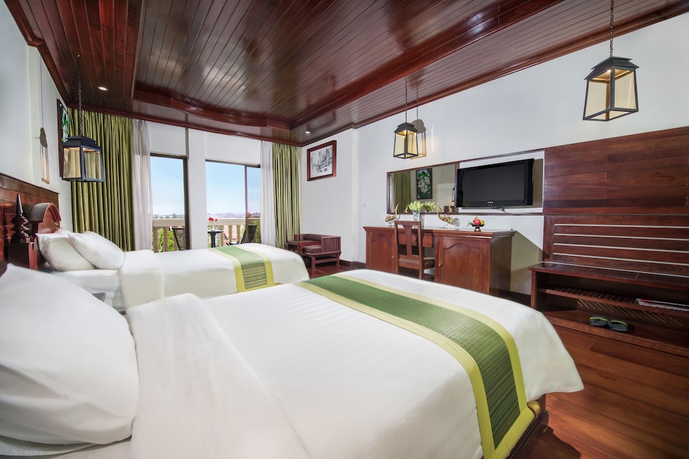DELUXE, TWIN BEDS
