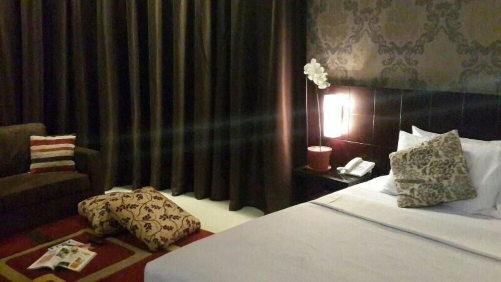 Sisingamangaraja Guest House Semarang 12/28