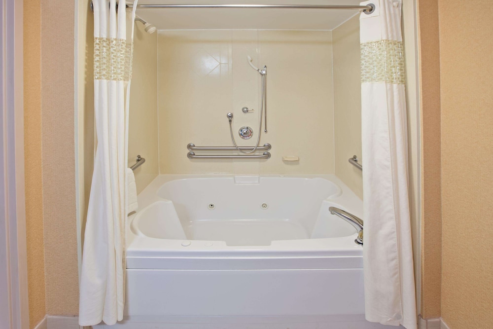 Hampton Inn Marietta 27/58