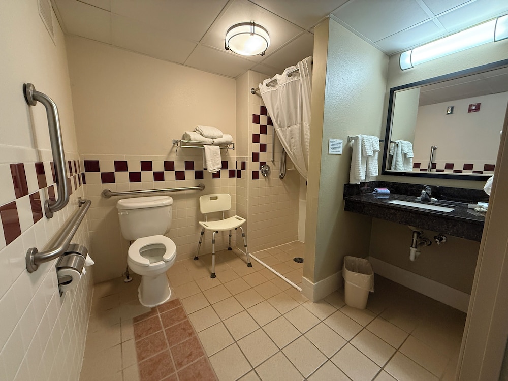 غرفة بسريرين كوين لذوي الإعاقة، Rodeway Inn Hesston, KS 9/9