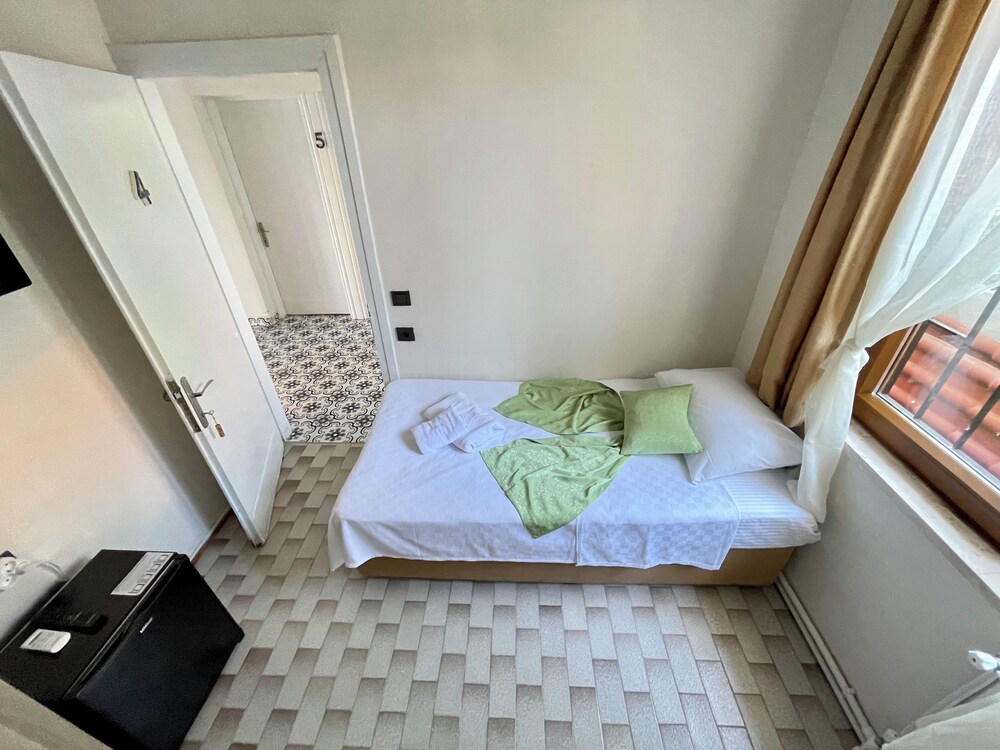 Villa Ece Pansiyon 10/40