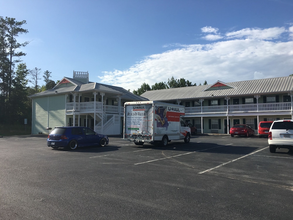 Woodstream Inn 5/57