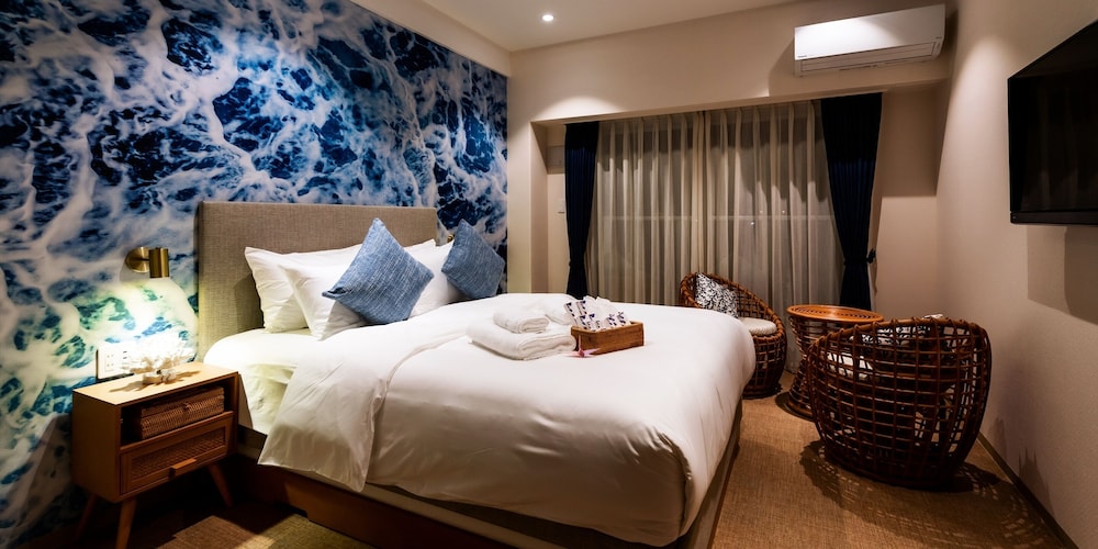 SUPERIOR, DOUBLE BED, CITY VIEW