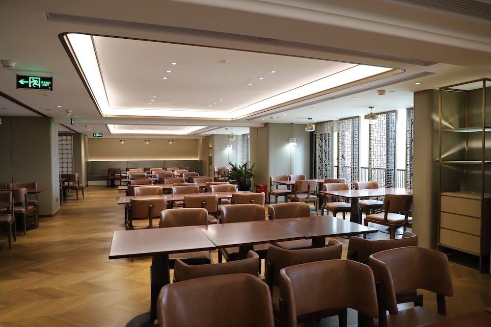 Qianhai Service Apartment 14/17