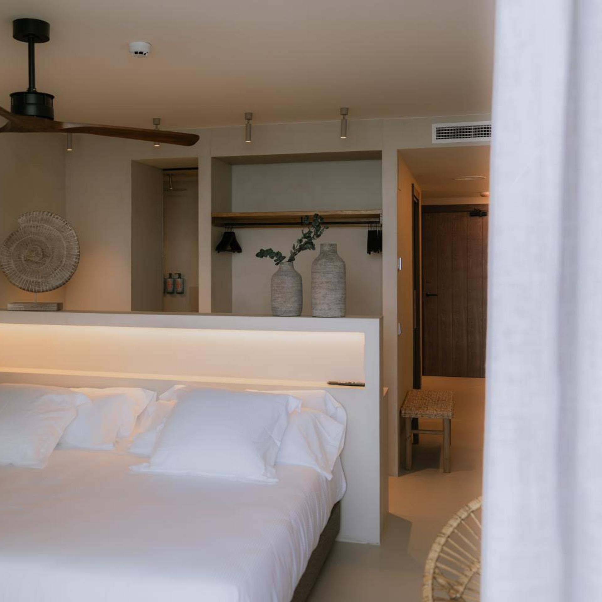 Suites by Miramar 15/50