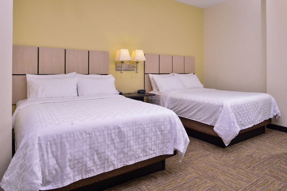 Candlewood Suites Terre Haute 12/49