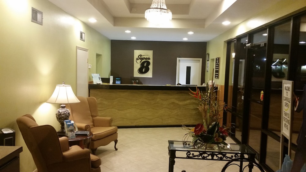 Super 8 By Wyndham Clarksville Ar 9/24