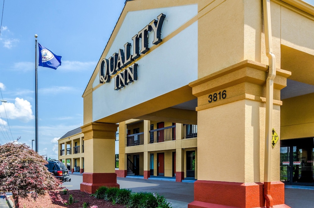 Quality Inn Tanglewood 9/50