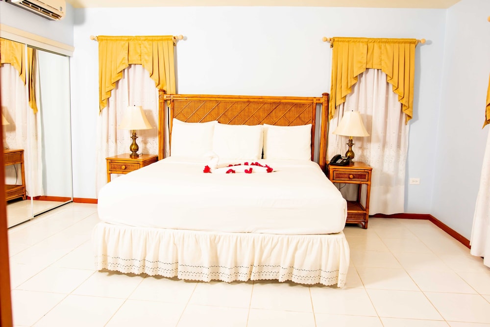 2 BEDROOMS, VILLA, PARTIAL SEA VIEW, NORTH POOL ACCESS