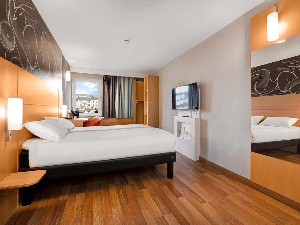 STANDARD, TWIN BEDS, ACCESSIBLE