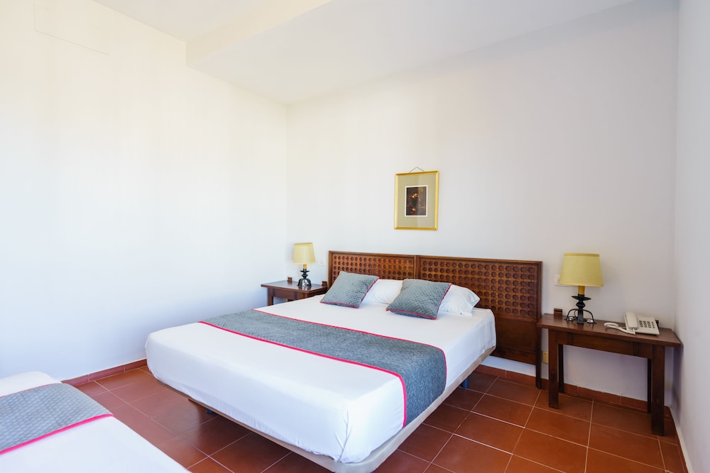 OYO HOTEL LAS CUMBRES 22/39