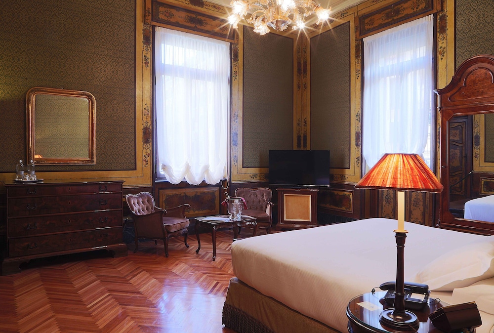 Hotel Locarno 38/73