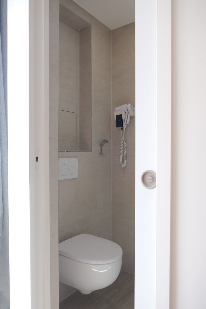 Hipotel Paris Voltaire Bastille 55/55