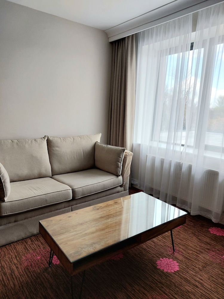 Menlo Park Hotel 41/64