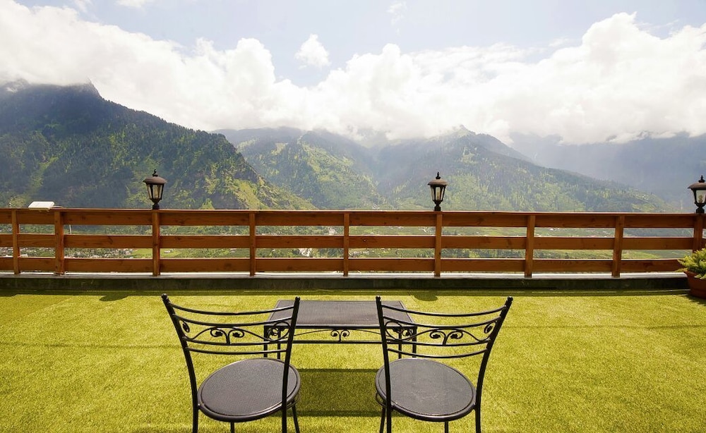 Vivaan The Sunrise Resort 33/36