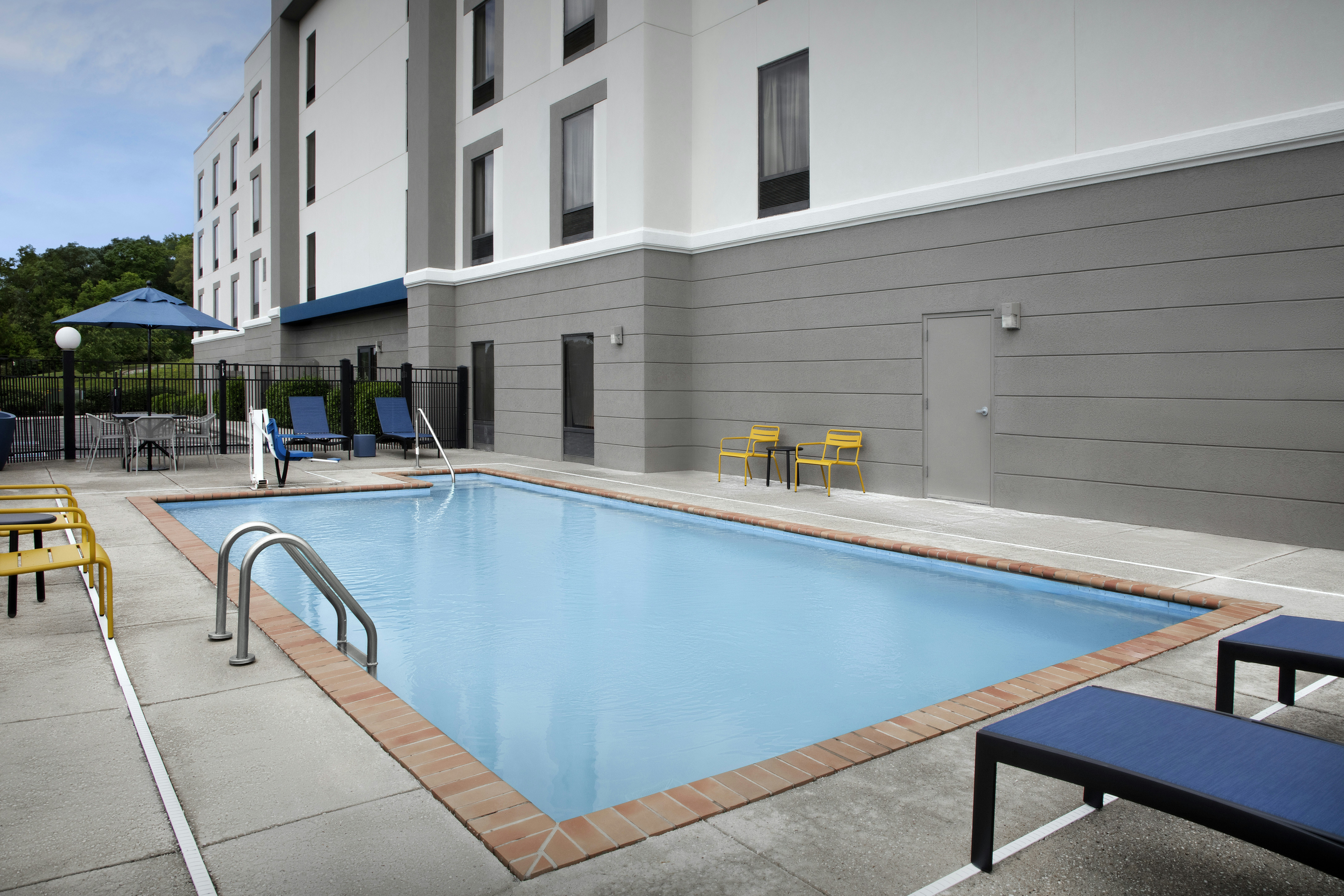 Hampton Inn Lenoir City 14/36