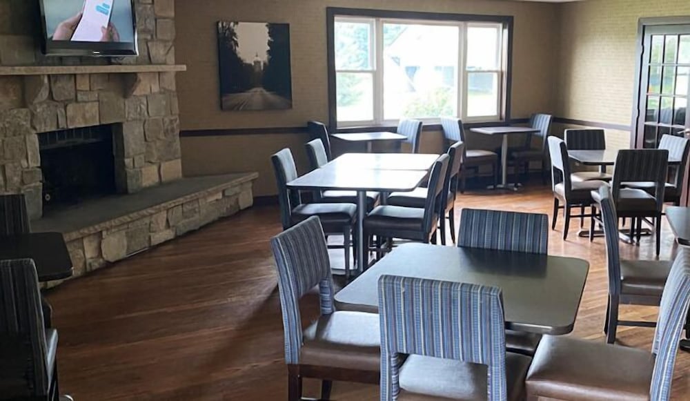 Ivy Court Inn And Suites 42/49