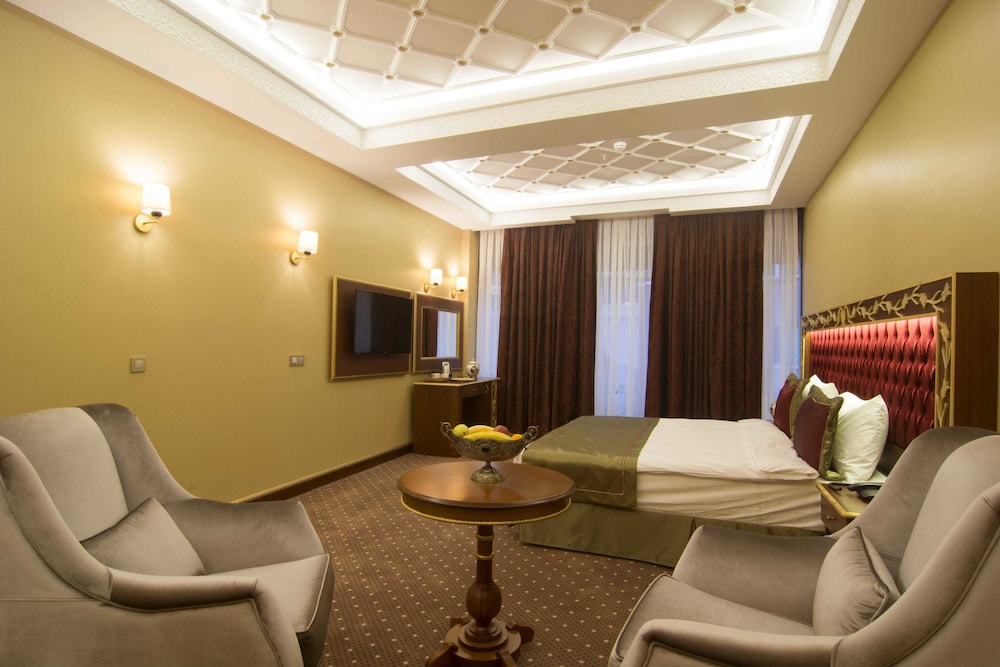 MB DELUXE HOTEL 45/59