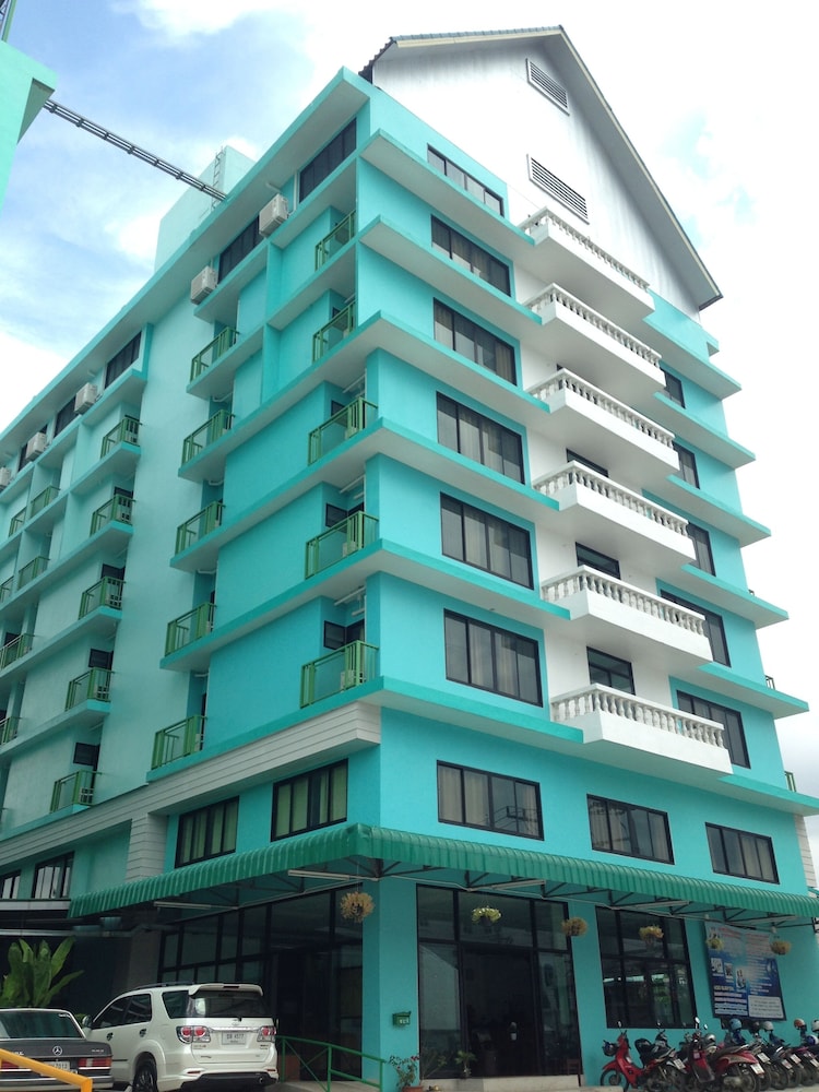 Eden Garden Resort 6/68