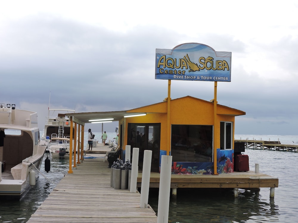 Spindrift Hotel 60/75