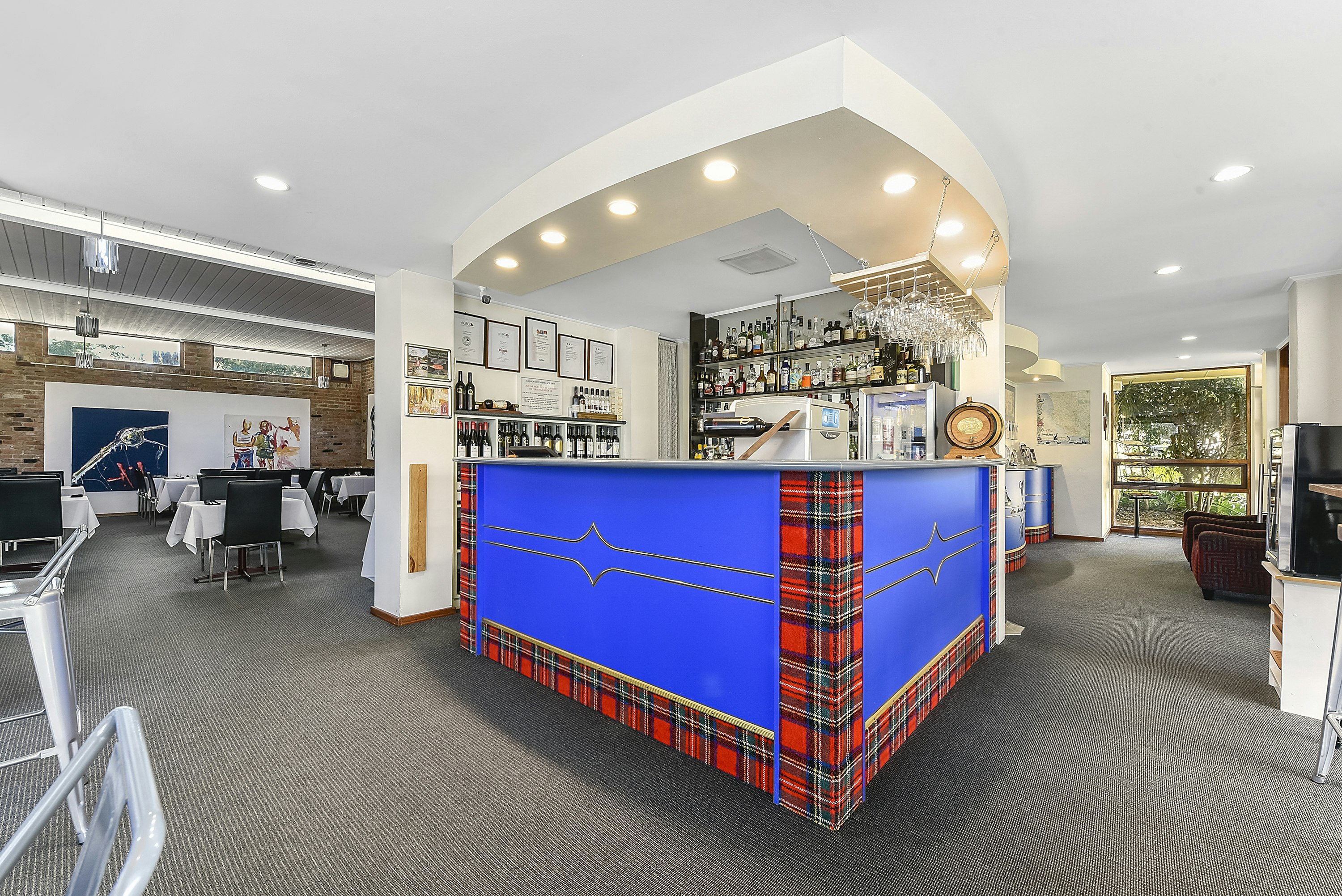 WILLIAM MACINTOSH MOTOR LODGE 2/31