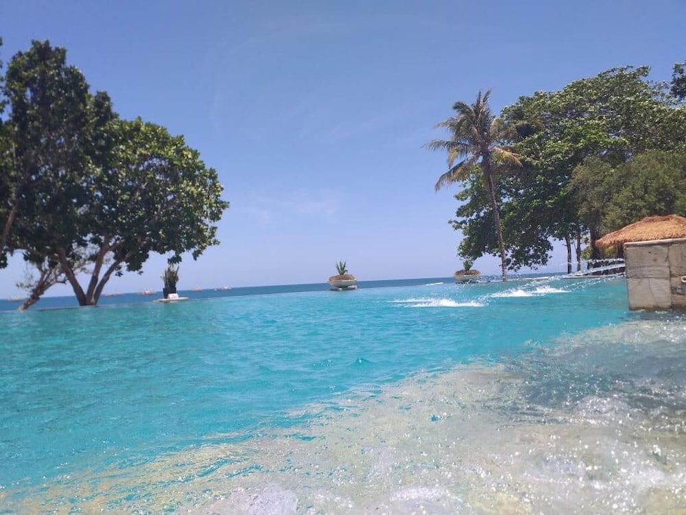 Tanjung Lesung Beach Hotel 40/50