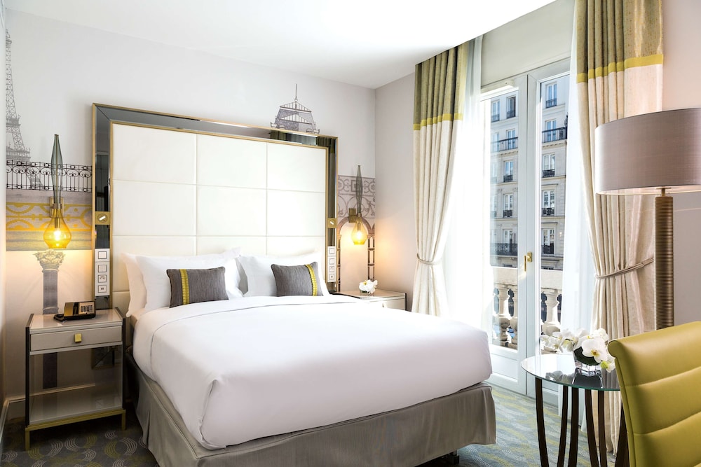 Hilton Paris Opera 24/81