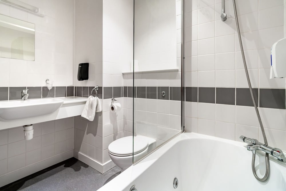 Waterside Hotel Peterhead 60/60