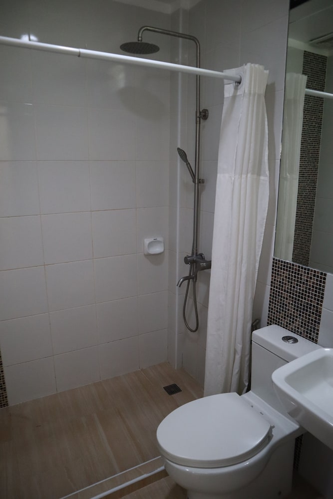 Domicilio Lorenzo Apartelle 68/71
