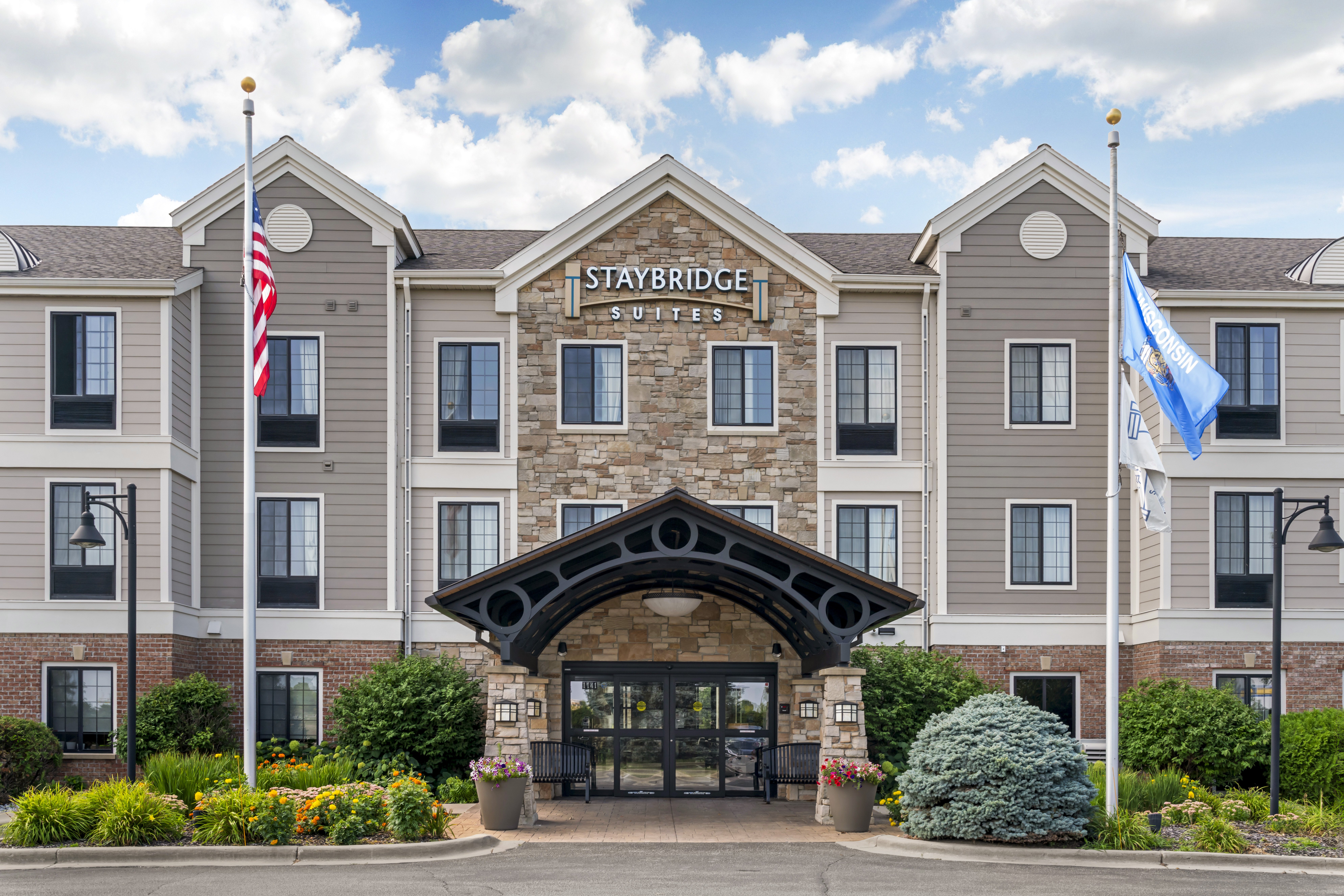 Staybridge Suites Milwaukee West-Oconomowoc 67/73