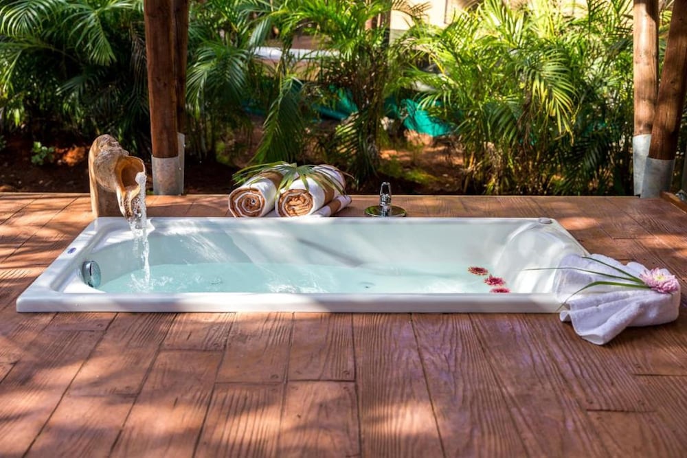 Serenity Authentic Glamping Tulum 70/89