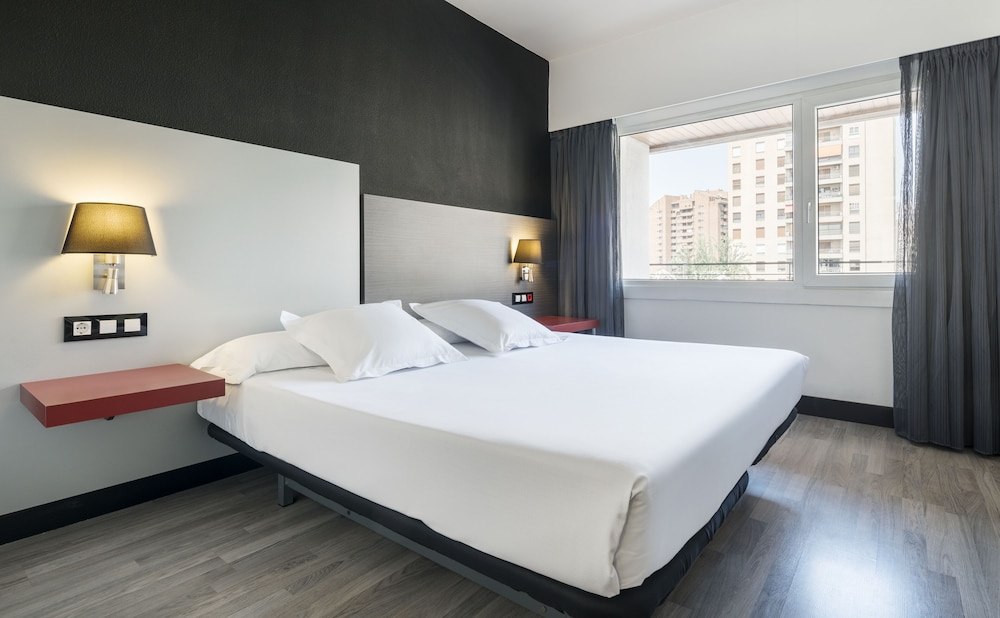 BUSINESS, SINGLE, DOUBLE BED