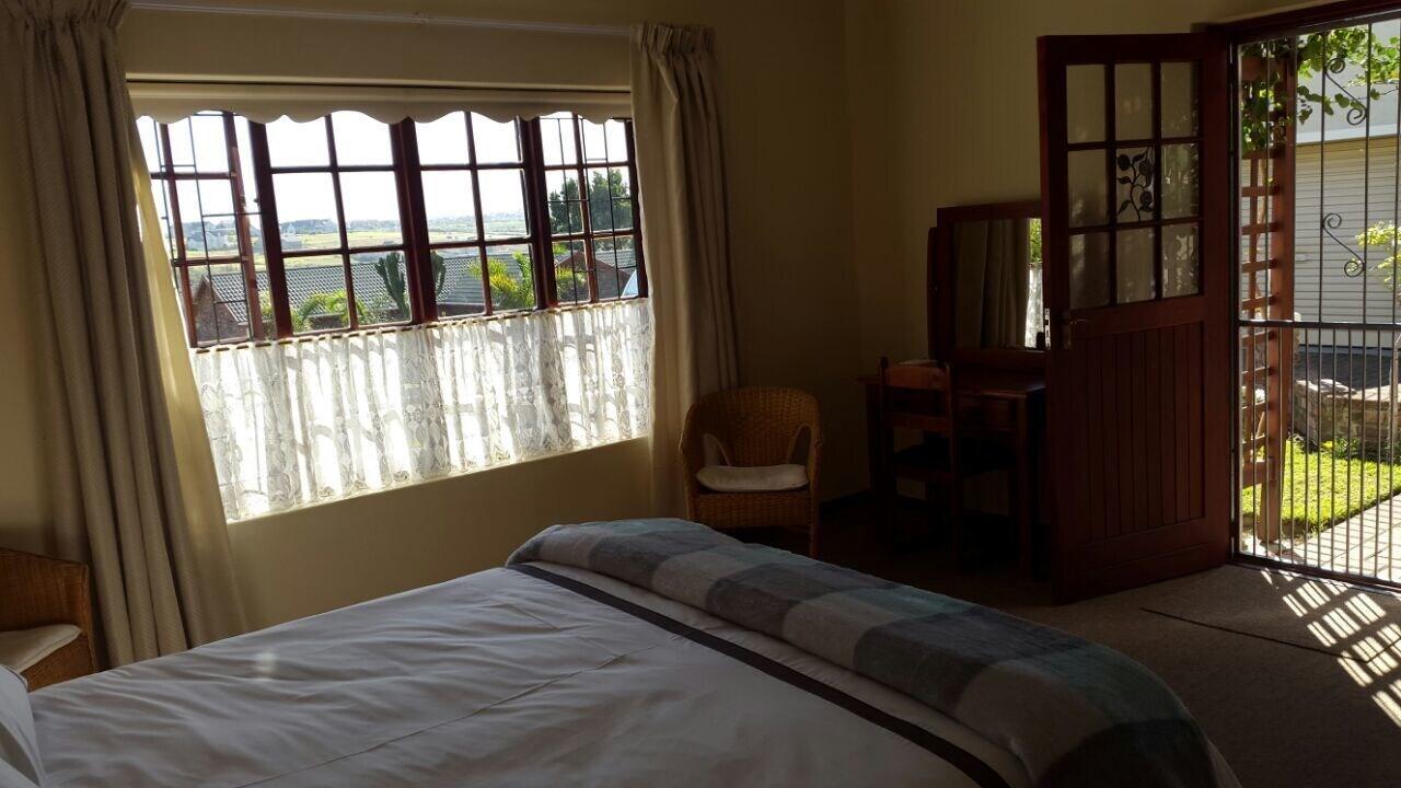 Green Pastures Bed and Breakfast 6/44