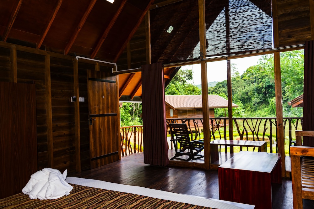 Kandy Cabana Eco Resort 19/36