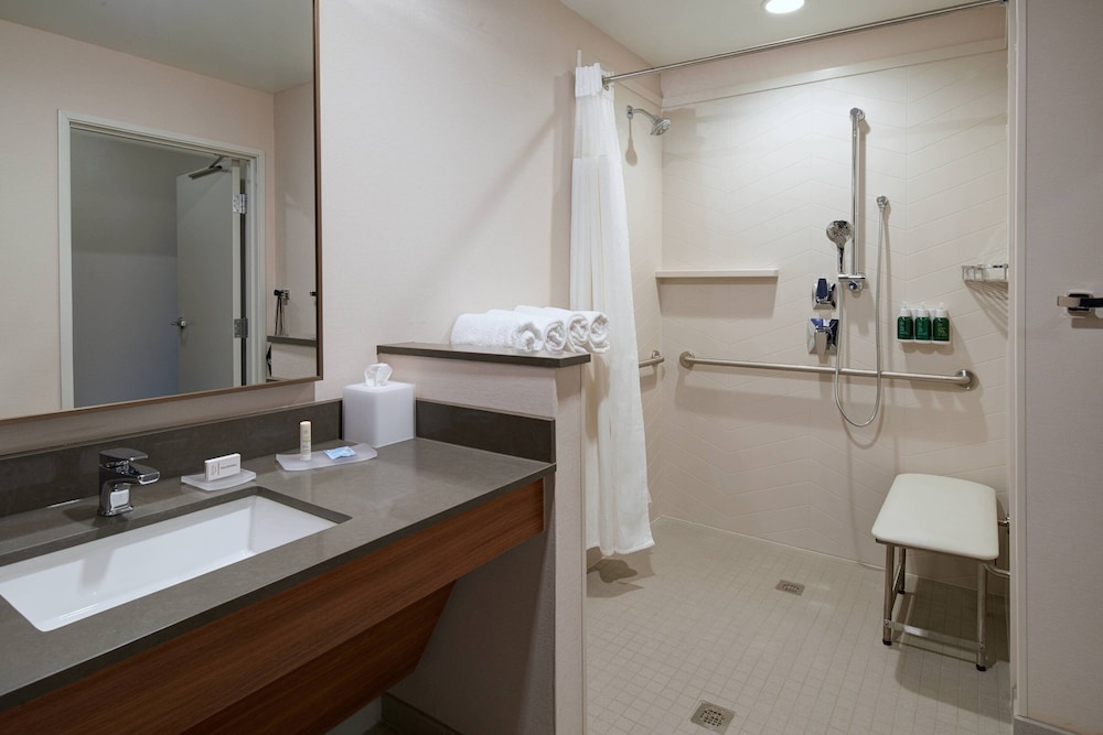 Fairfield Inn & Suites By Marriott Midland 12/36