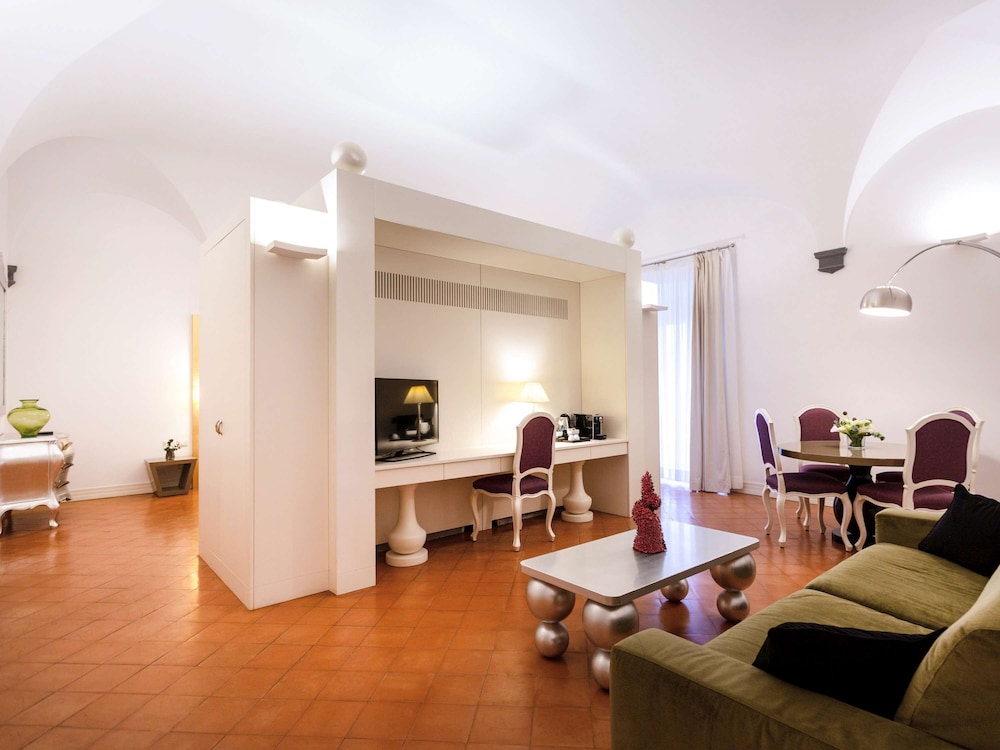 Palazzo Caracciolo Naples 34/43