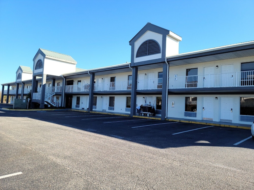 Baymont by Wyndham Marianna 3/60