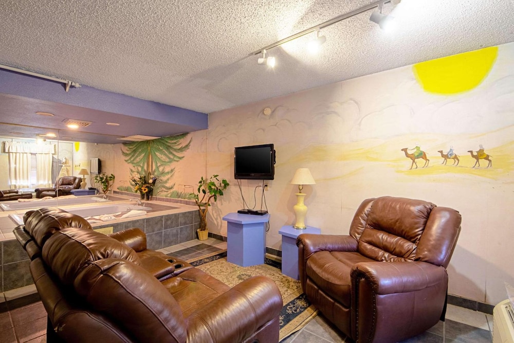 Economy Inn Suites 22/44