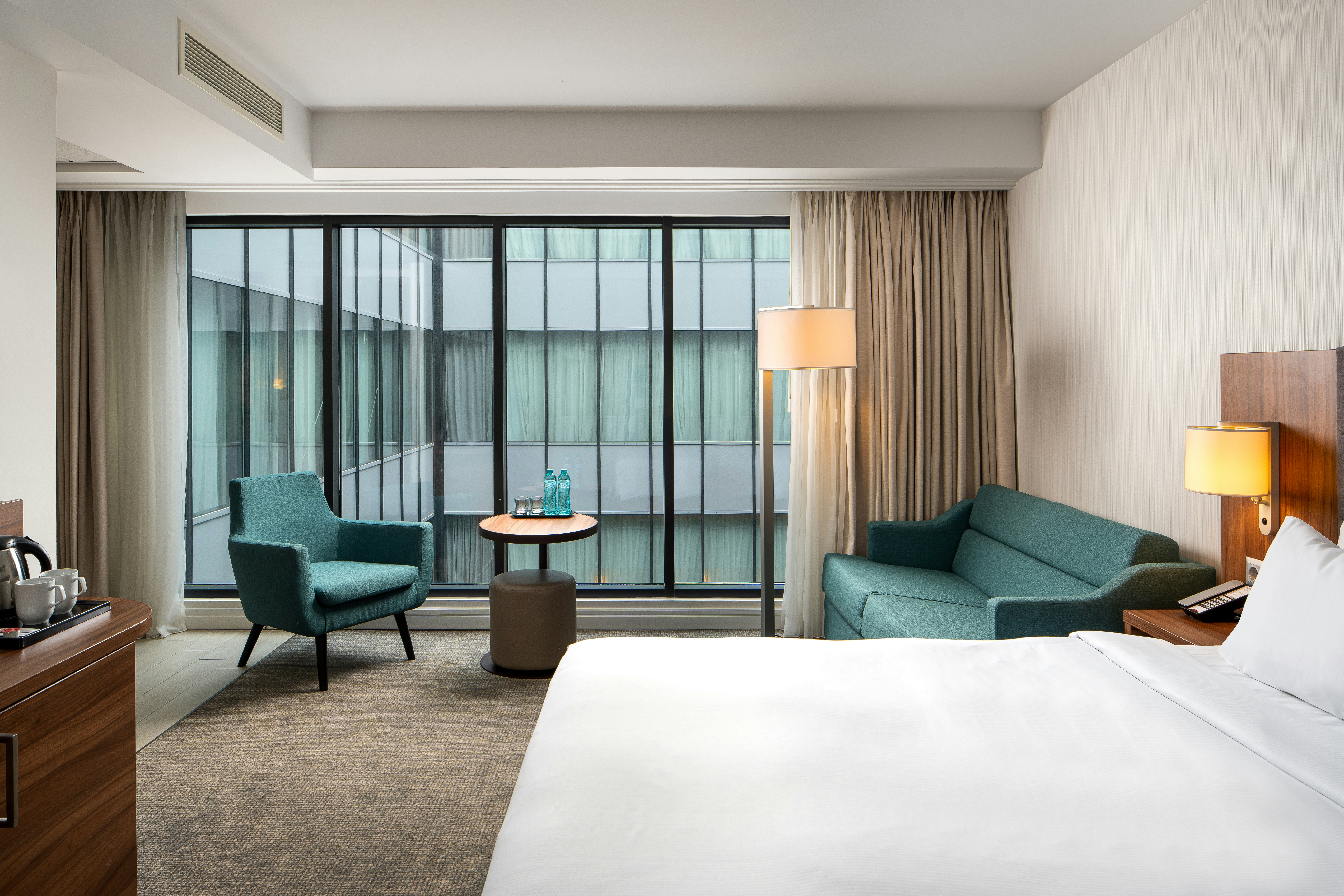 JUNIOR SUITE, KING BED
