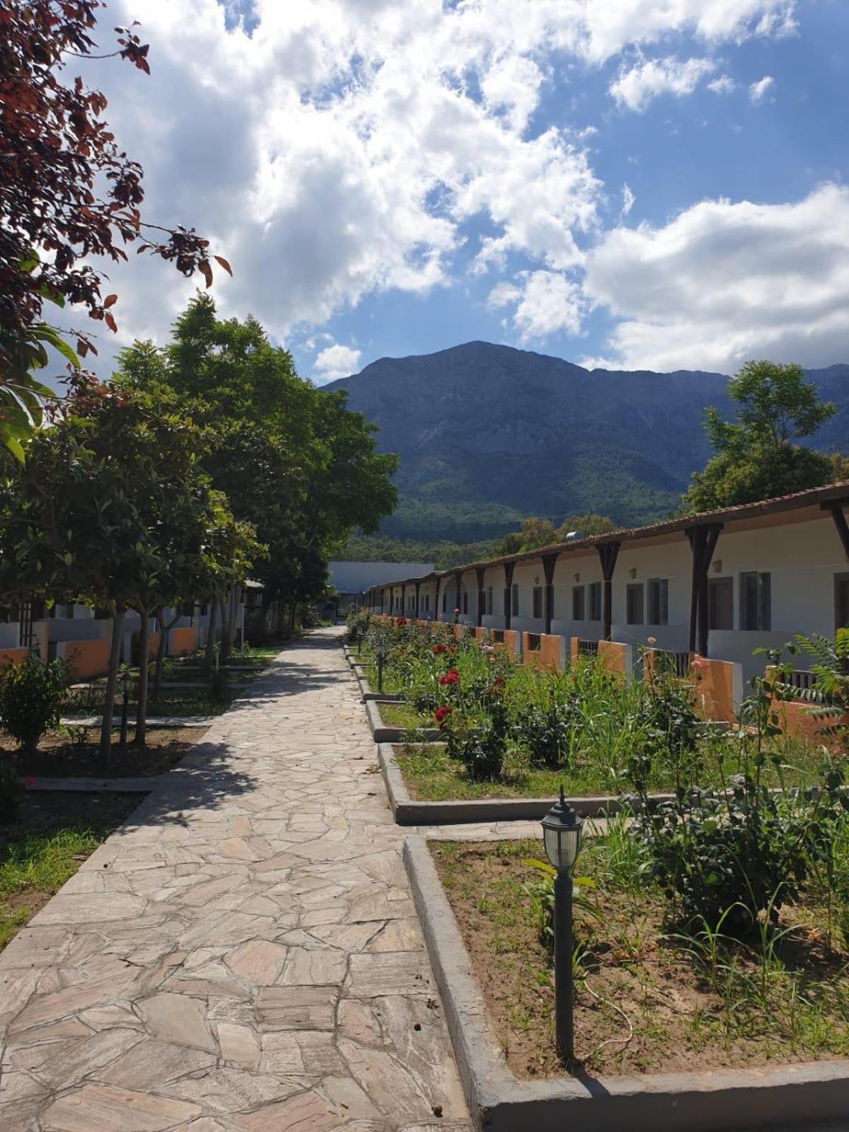 Ugur Hotel 24/35